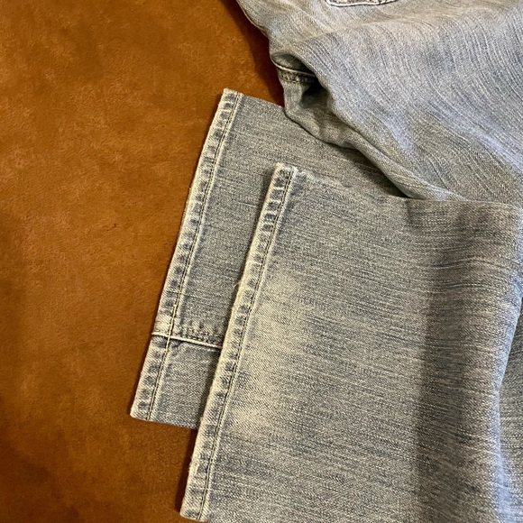 Silver Jeans. Style: Mitsu. Size 28W x 32L. - Picture 4 of 5